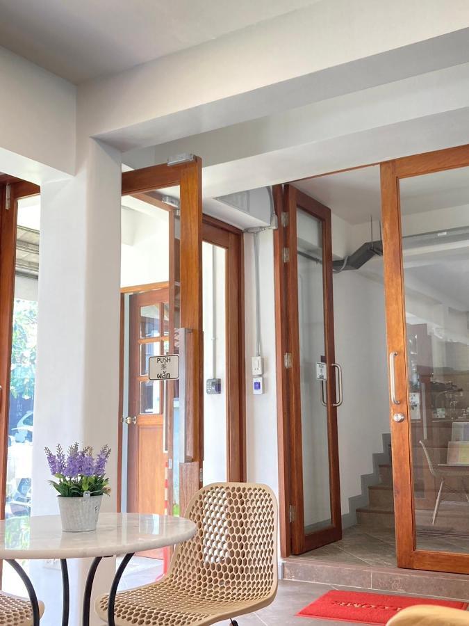 Valentier Cafe And Hotel Τσιάνγκ Μάι Εξωτερικό φωτογραφία