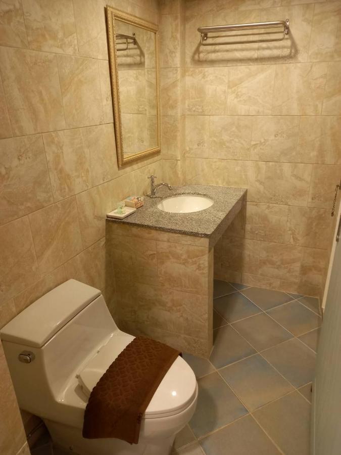 Valentier Cafe And Hotel Τσιάνγκ Μάι Εξωτερικό φωτογραφία