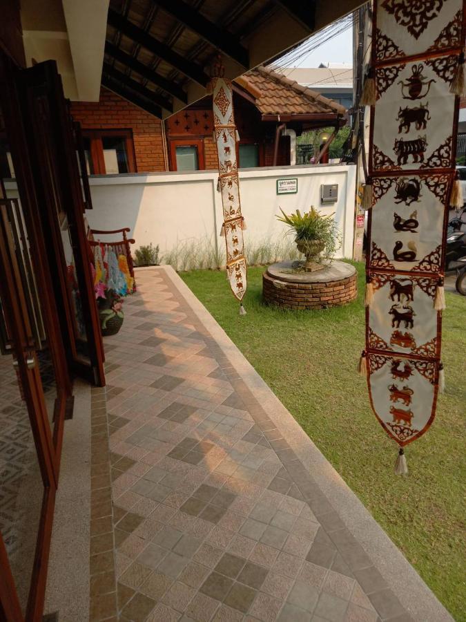 Valentier Cafe And Hotel Τσιάνγκ Μάι Εξωτερικό φωτογραφία