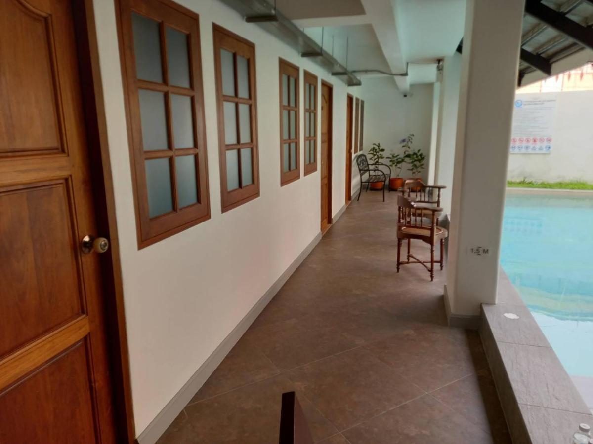 Valentier Cafe And Hotel Τσιάνγκ Μάι Εξωτερικό φωτογραφία