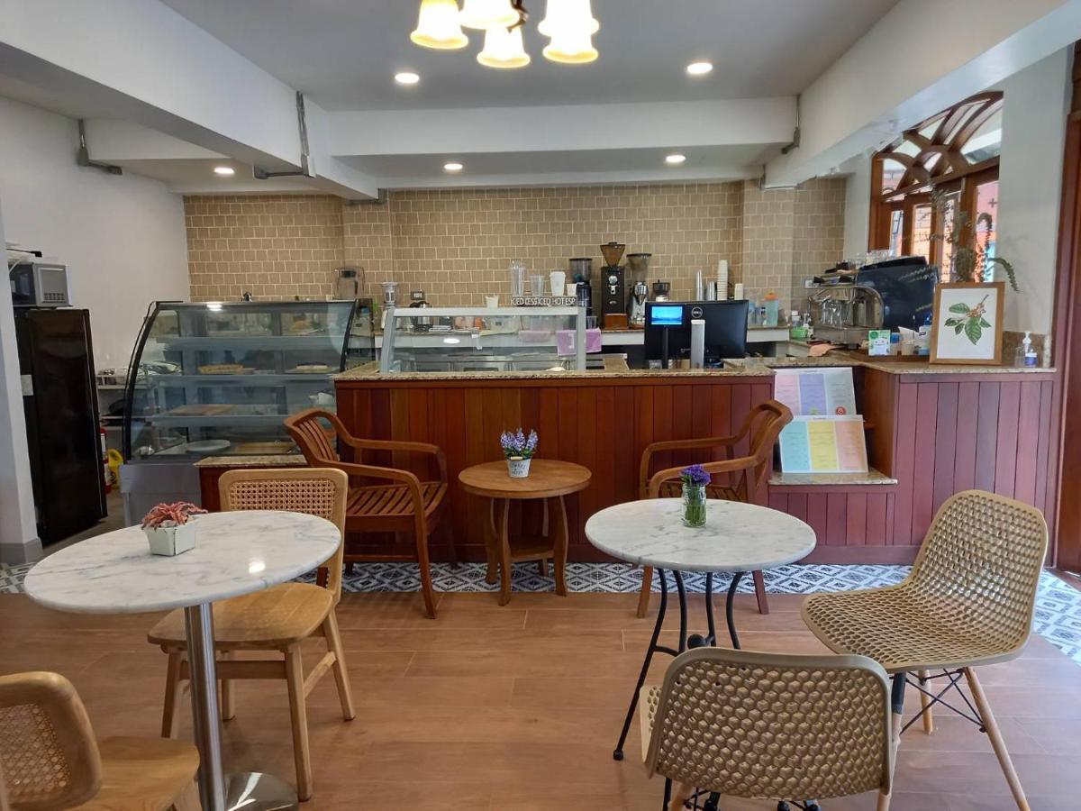 Valentier Cafe And Hotel Τσιάνγκ Μάι Εξωτερικό φωτογραφία